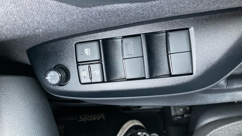 Toyota Yaris Cross 1.5 Hybrid Design 5dr CVT Hybrid Estate